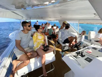 /blog/gallery-list/1000-miss-ann-klein-curacao-boat-trip-2.jpg
